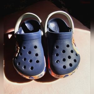 Disney Frozen II toddler size 8 crocs